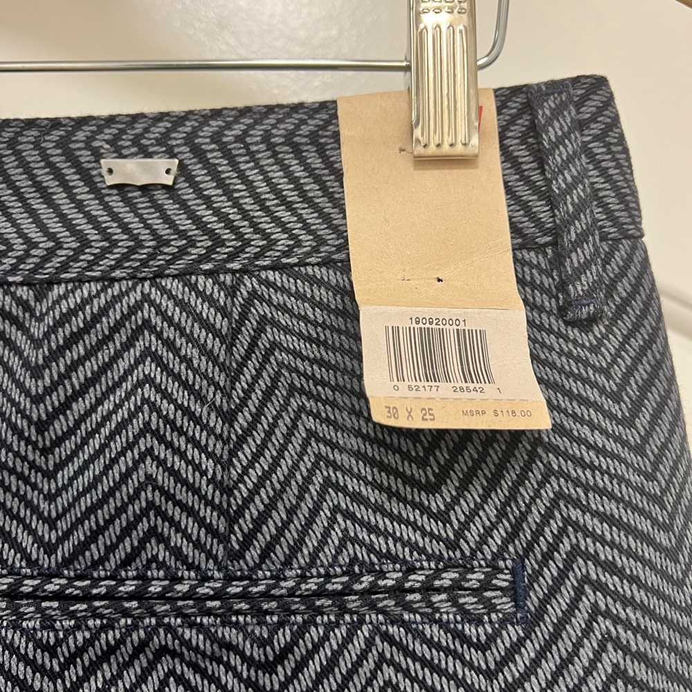 NWT Levis Chevron Cropped Jogger Pant - Picture 7 of 9